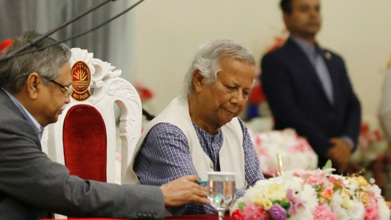 US plans talks on economy with Bangladesh leader Muhammad Yunus, FT says