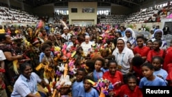 Visiting Papua New Guinea, pope says natural resources must benefit all