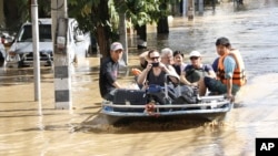 Floods inundate Thailand's tourist city of Chiang Mai, strand elephants